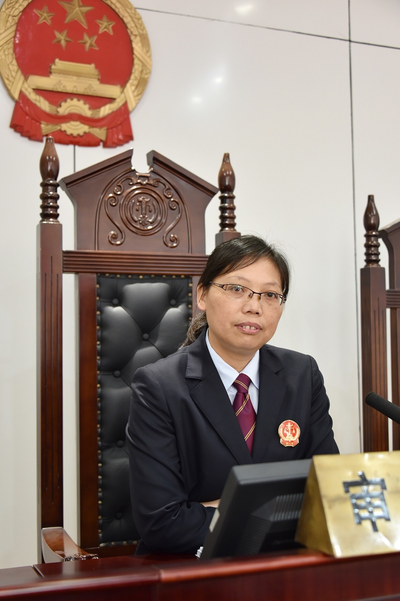 王新雯.JPG