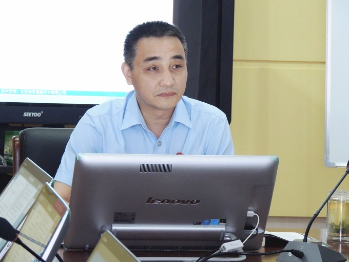 图为颜德勇工作照.jpg