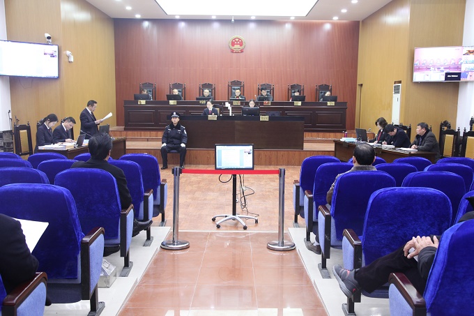图①：南漳法院公开审理首例行政公益诉讼案件现场.JPG