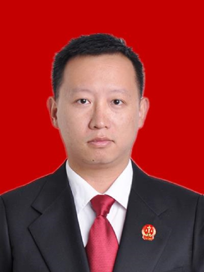 钟阳.jpg