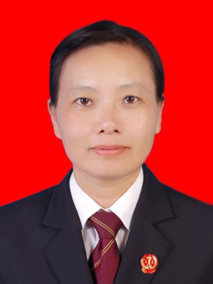 襄州法院民事办案能手方小翠.jpg